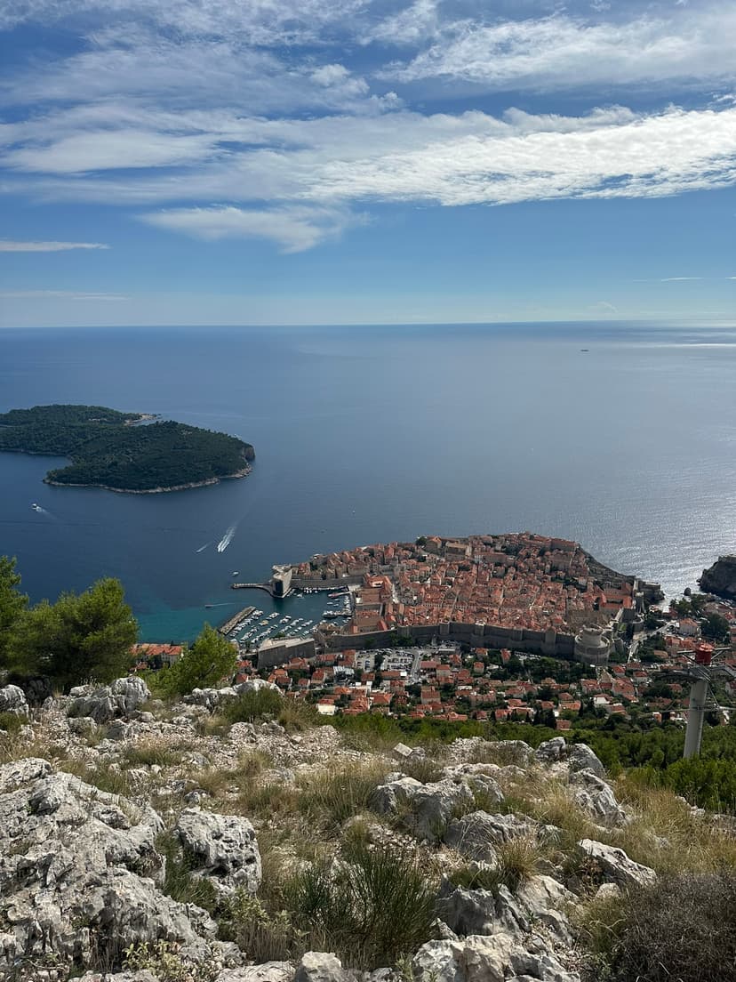 Blick von den historischen Stadtmauern auf die Altstadt