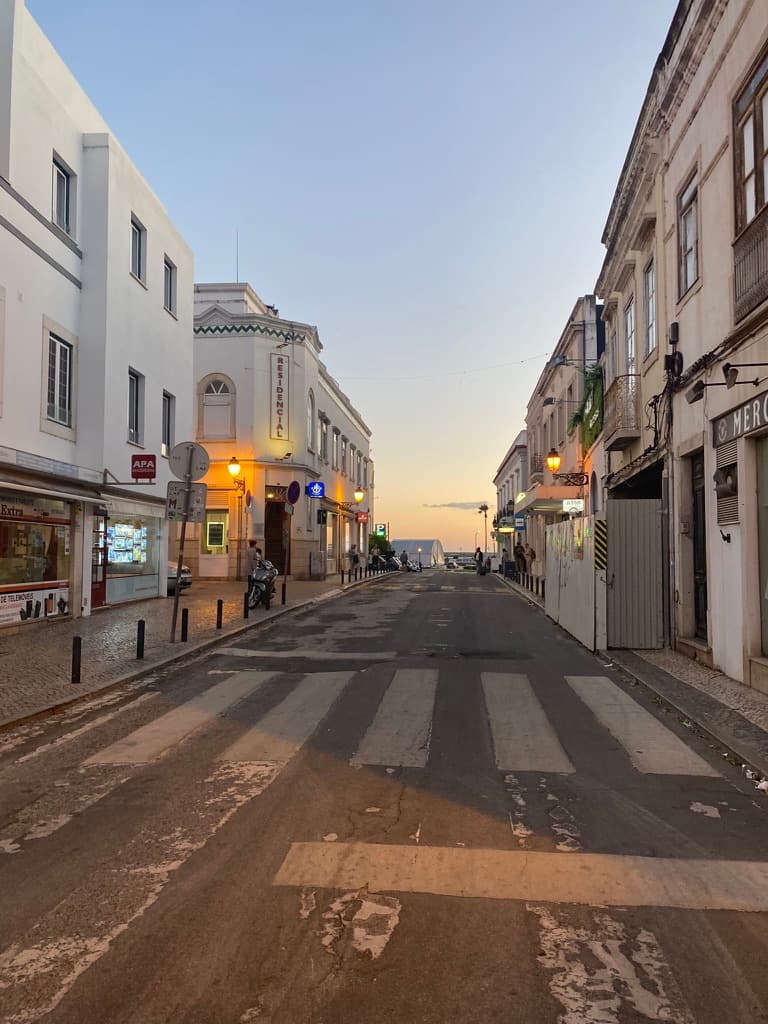 Die von alten Mauern umgebene Altstadt (Cidade Velha) von Faro